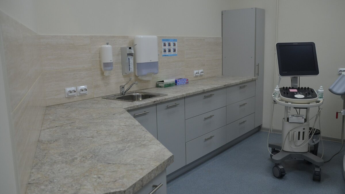     Житель Арзамаса пожаловался на нехватку врачей в городе. По его словам, ребенка приходится возить на осмотры в Нижний Новгород. При этом со специалистами для взрослых тоже наблюдаются проблемы. Сообщение появилось на странице губернатора Глеба Никитина.