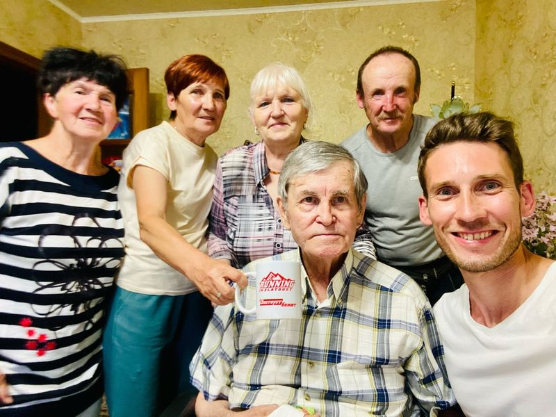 Выдающийся тренер обладает крепким характером и отменным чувством юмора. Участники встречи вспоминали о разных жизненных ситуациях, в которых наставник показывал себя с самой лучшей стороны