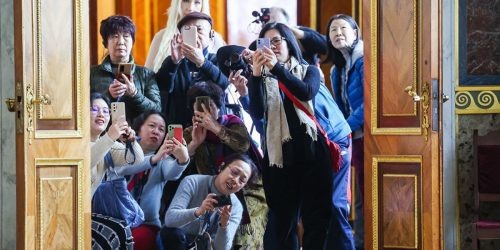 Фото: «Ведомости» (https://cdn5.vedomosti.ru/image/2023/2y/1d2m40/original-1rlk.jpg)