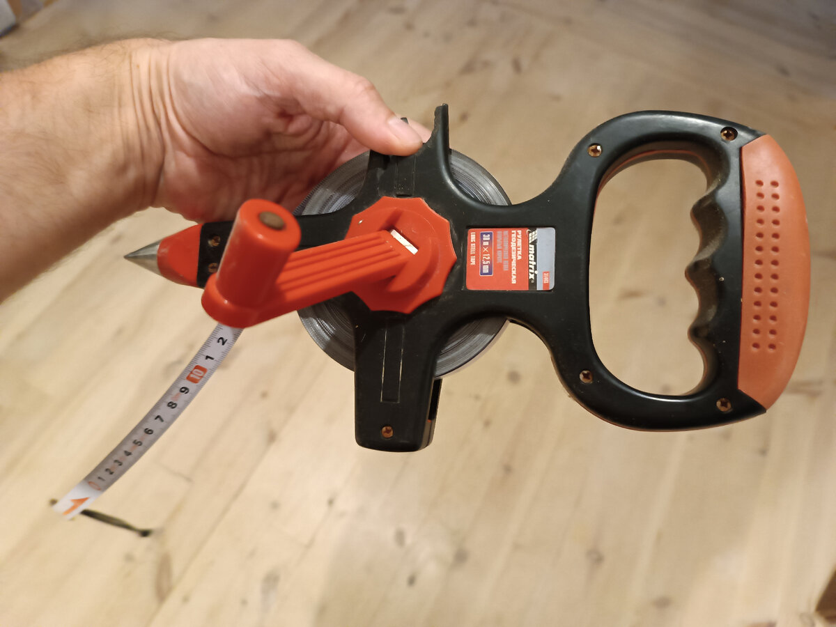 С этой рулеткой уже лет 6 работаю