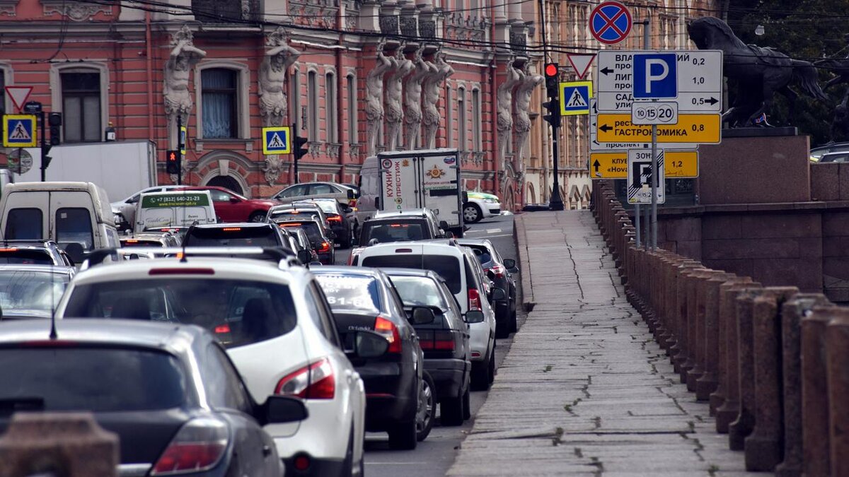 Платные парковки в Петербурге: сколько стоит, как оплатить, бесплатное  время | Телеканал 