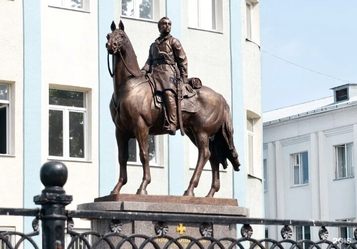 Памятник кавалерист-девице в Сарапуле