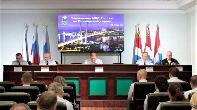     Полиция Приморского края получила усиление. В регионе назначен врио начальника Следственного управления УМВД Приморья. Им стал полковник юстиции Дмитрий Сумец.