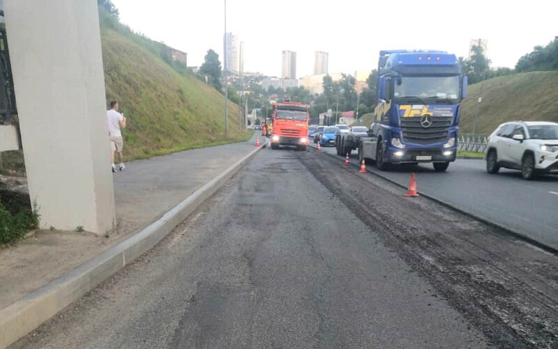 Асфальтирование вдоль улицы Надибаидзе. Владивосток