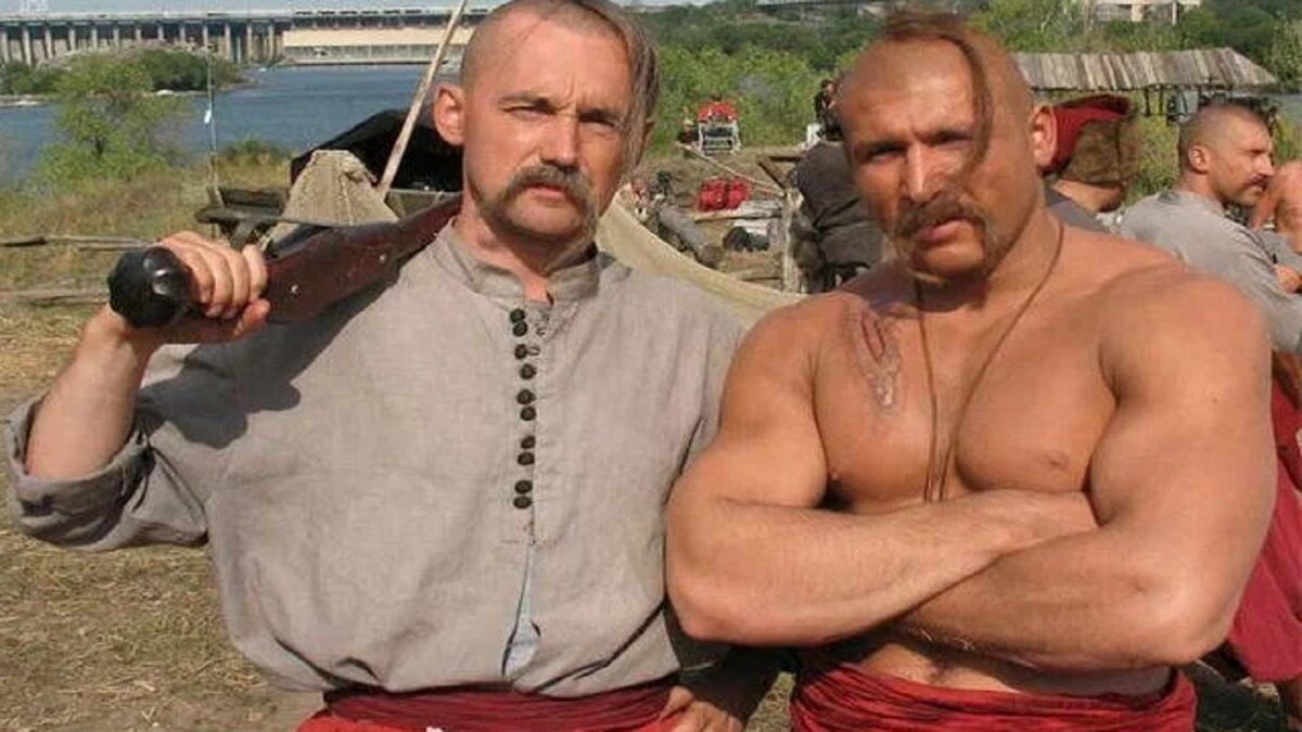 Украинец с чубом. Серьги у казаков. Козак серьга чуб. Тарас бульба портрет. Чубы носили.