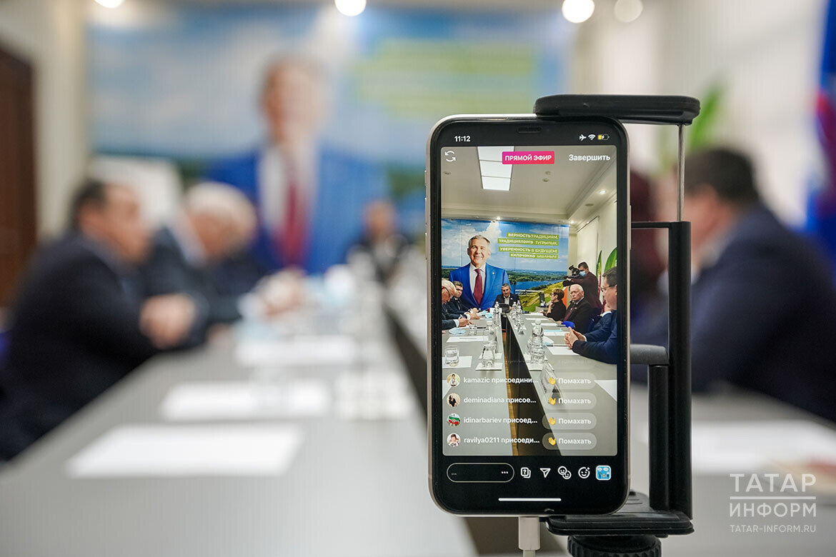 ​По информации Муртазина, многие чиновники, переходящие в силу ограничений с iPhone, сегодня выбирают именно Samsung. Фото: © Салават Камалетдинов / «Татар-информ»