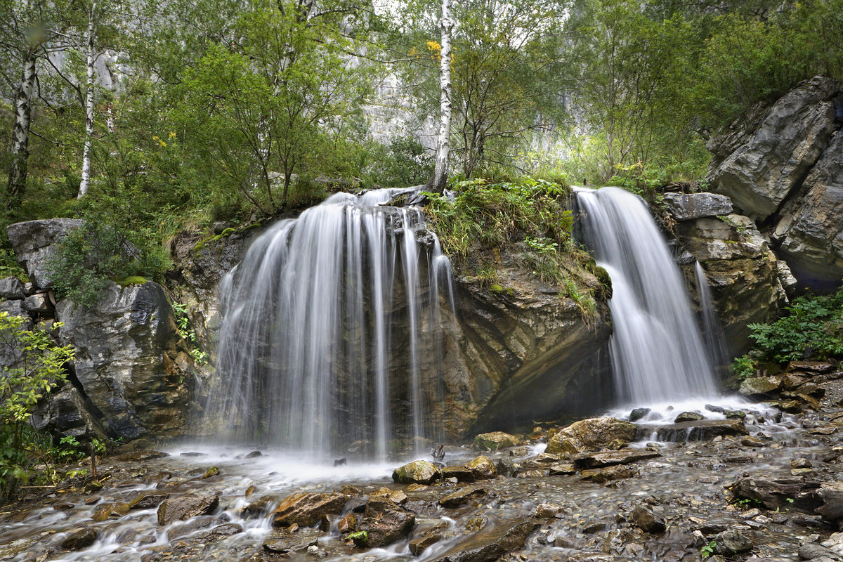 Каскадный водопад реки Катунь