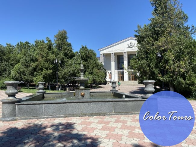 Фонтан возле Драматического театра им. Пушкина, фото из личного архива