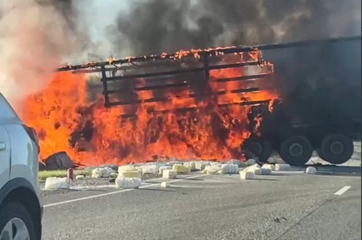    BMW из Ставрополья разорвало в аварии в Тюменской области, есть погибшие