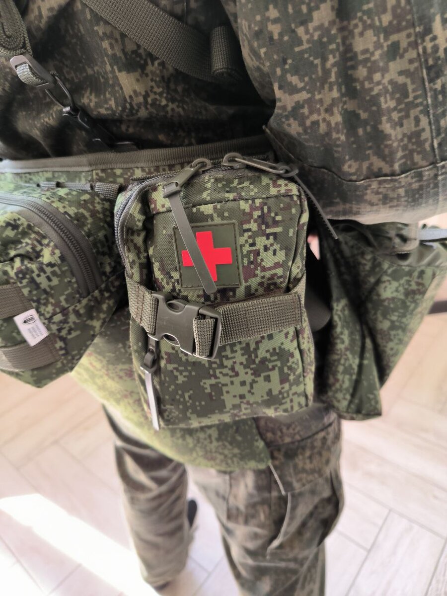 Вот пример аптечного подсумка в цвет с формой. Но на этом фото мне кое-что очень не нравится, что именно, объясню ниже в тексте.Фото из архива автора