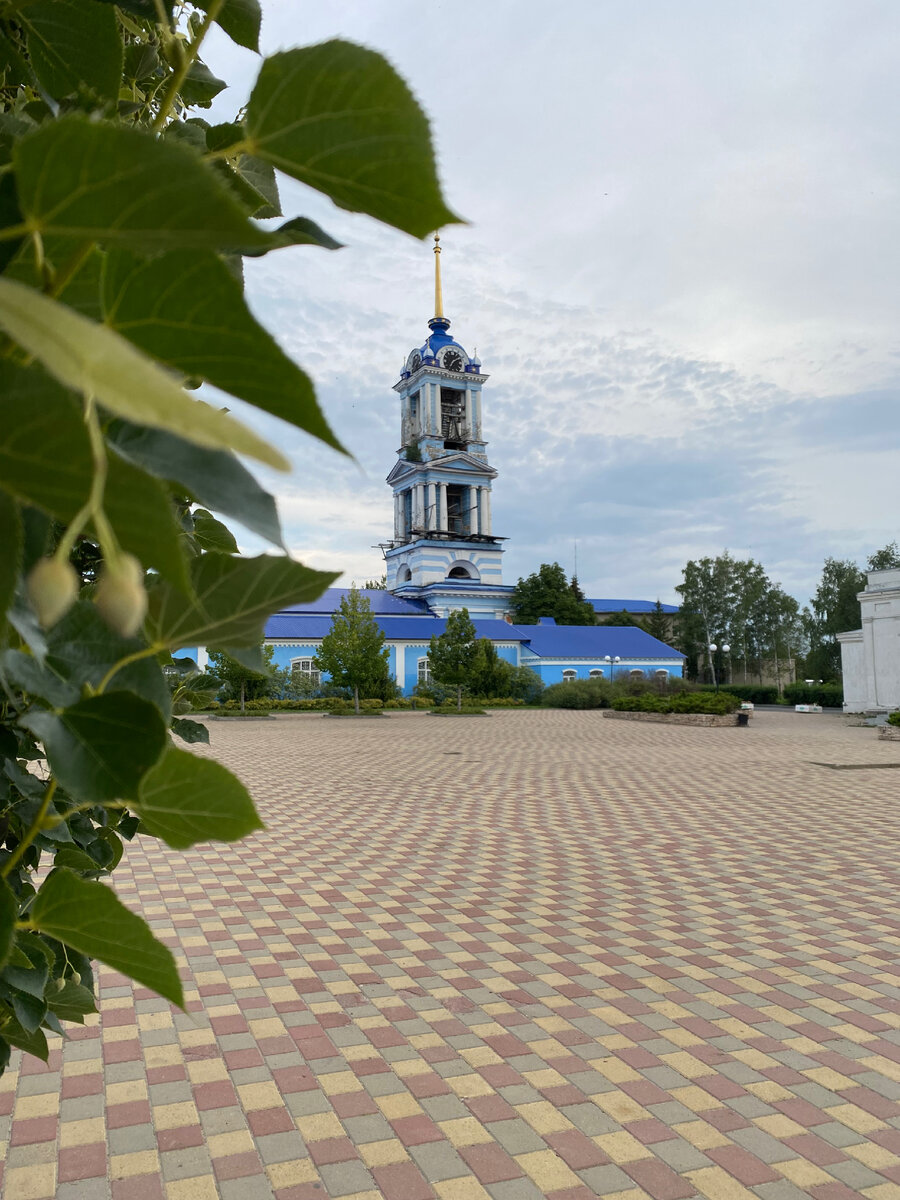 Колокольня с часами