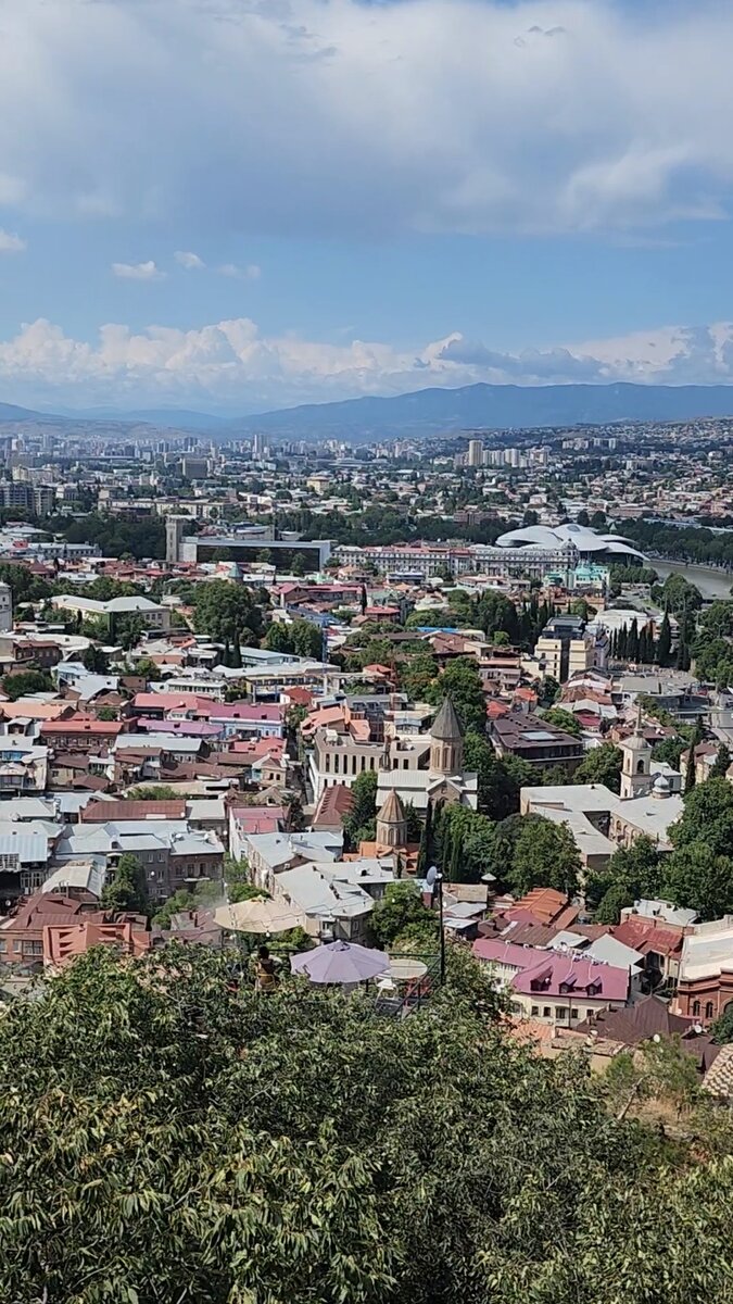 потрясающие виды Тбилиси  с крепости Нарикал