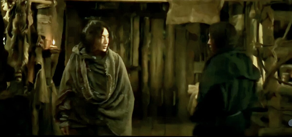 Потрясенный Ынсом с открытым лицом и проникающим голосом. Сайя в тени, он укрывающийся. 