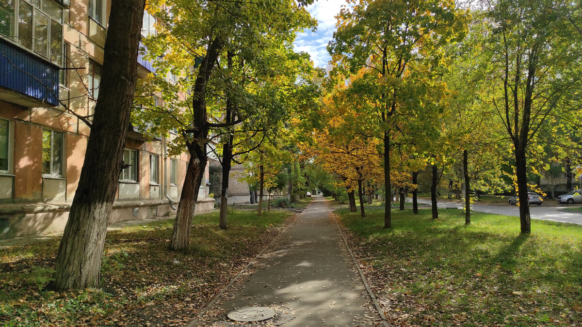 Город Сызрань. Район - Образцовская площадка. Улица Лазо.