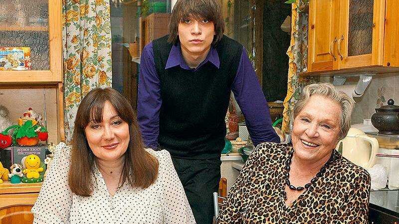 Римма Маркова с дочерью и внуком