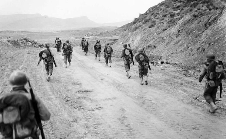 Американские военные продвигаются перевалом Кассерин.