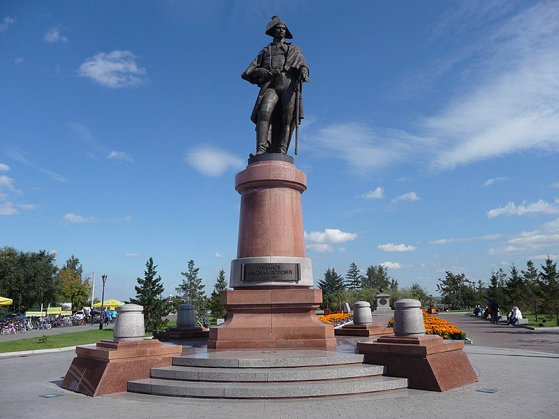 Памятник Резанову в Красноярске. Установлен в 2007 году