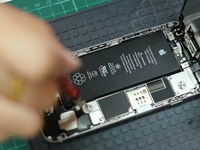    Пользователи iPhone 14 жалуются на быструю деградацию АКБ