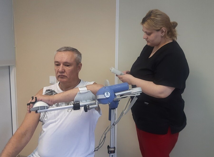 Аппарат для пассивной роботизированной разработки суставов Artromot