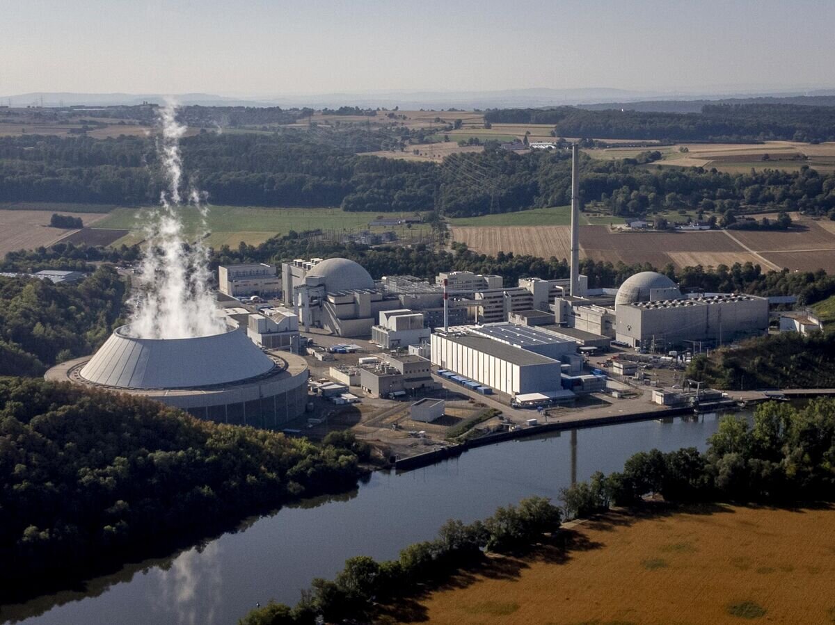 Отключение аэс. Harz Германия атомная электростанция. АЭС В Германии 2023. Атомная станция в Германии Винден. АЭС Исар II В Германии.