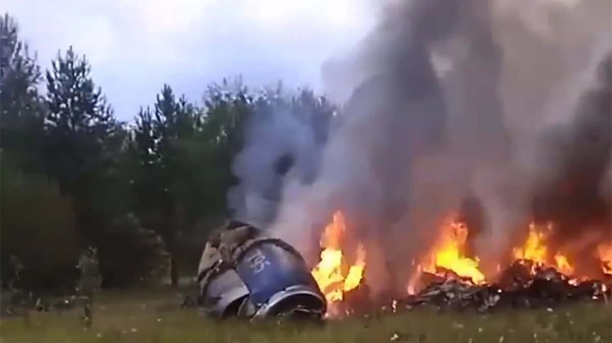 На Западе заявили, что на месте крушения самолета Пригожина обнаружили тела  без голов | Курьер.Среда | Дзен