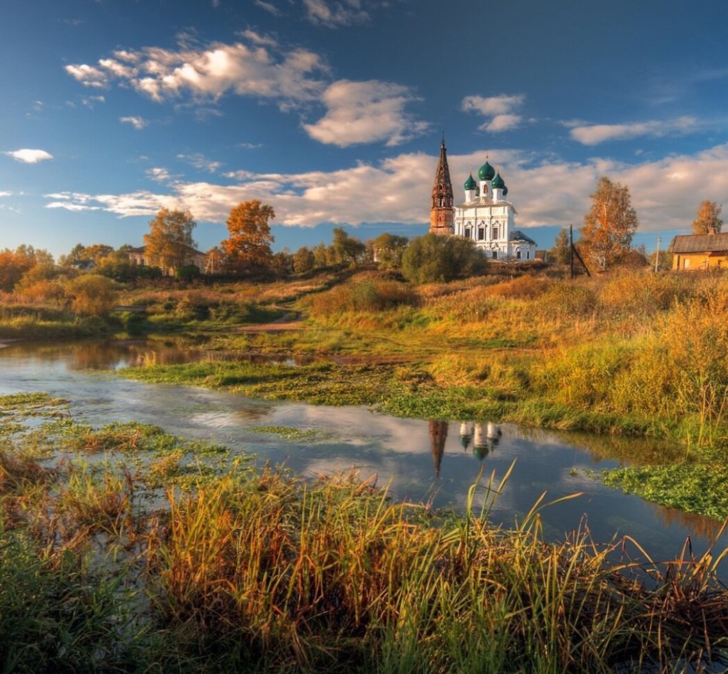 Осень и храмы на селе