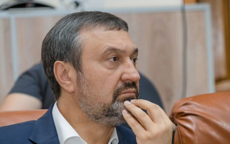    Игорь Сухарев дал оценку прошедшим в Оренбуржье муниципальным выборам Андрей Севостьянов