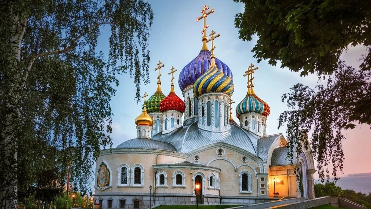 В августе празднуют три Спаса. Фото: bangkokbook.ru