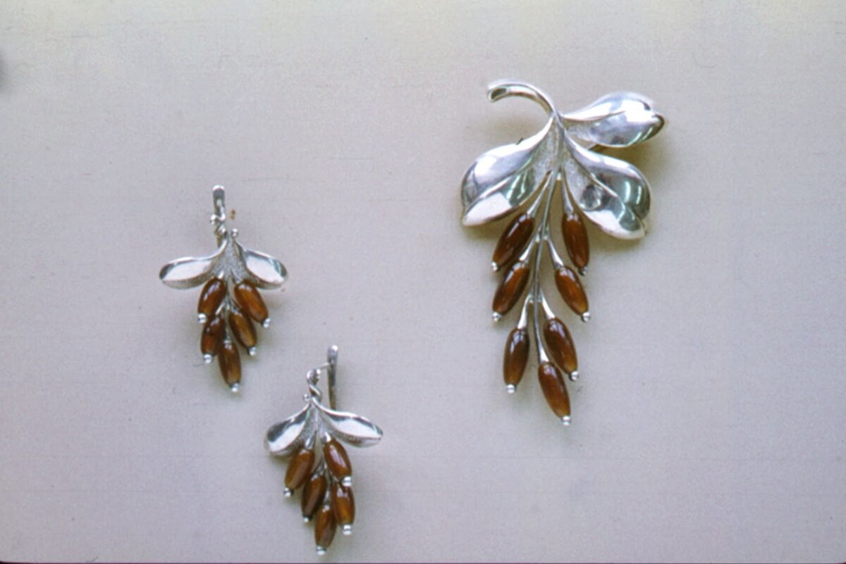 Гарнитур “Барбарис” серебро, сердолик 1983 г.с.