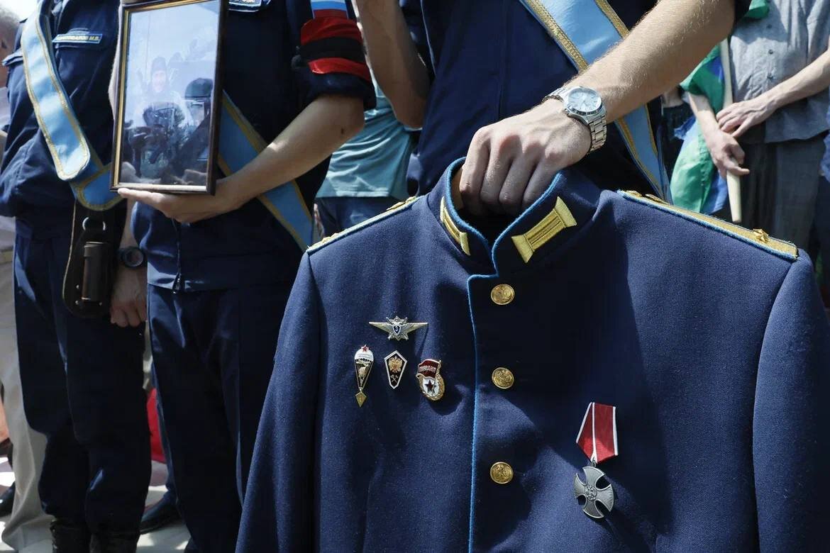 Под Астраханью простились с погибшим десантником, сыном главы села Осыпной  Бугор | PUNKT-A.INFO | Дзен