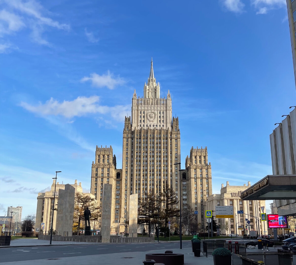 семь сталинских высоток в москве