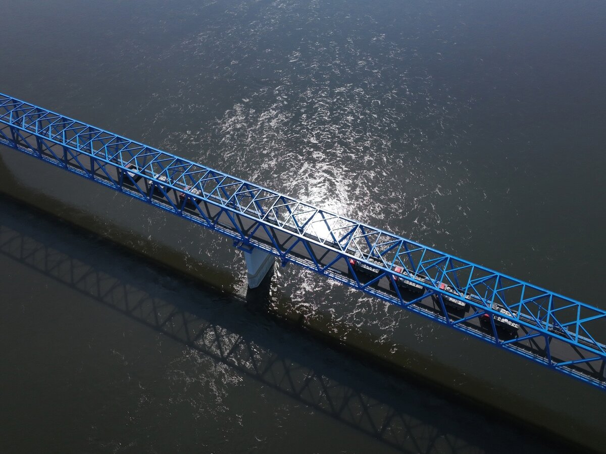 © КРУДОР / krudor.ru (Этот мост является седьмым по счету автодорожным переходом через самую длинную реку Сибири — Енисей)