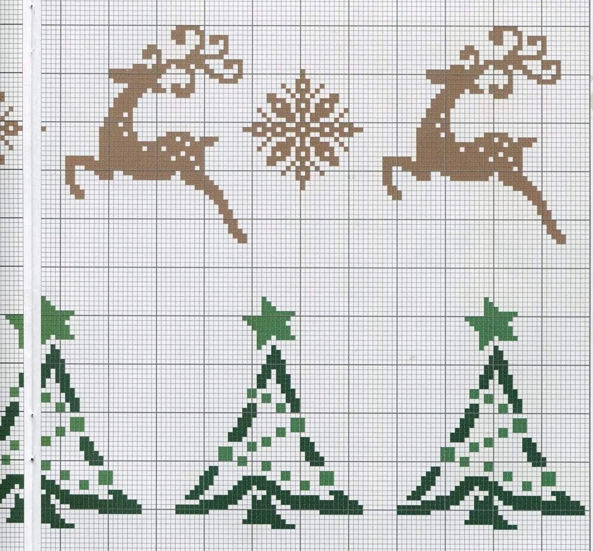 Схемы новогодних узоров. Вышивка олень новогодний. Зимний орнамент вышивка. Схемы для вышивания крестом новогодние орнаменты. Однотонная маленькая Новогодняя вышивка.