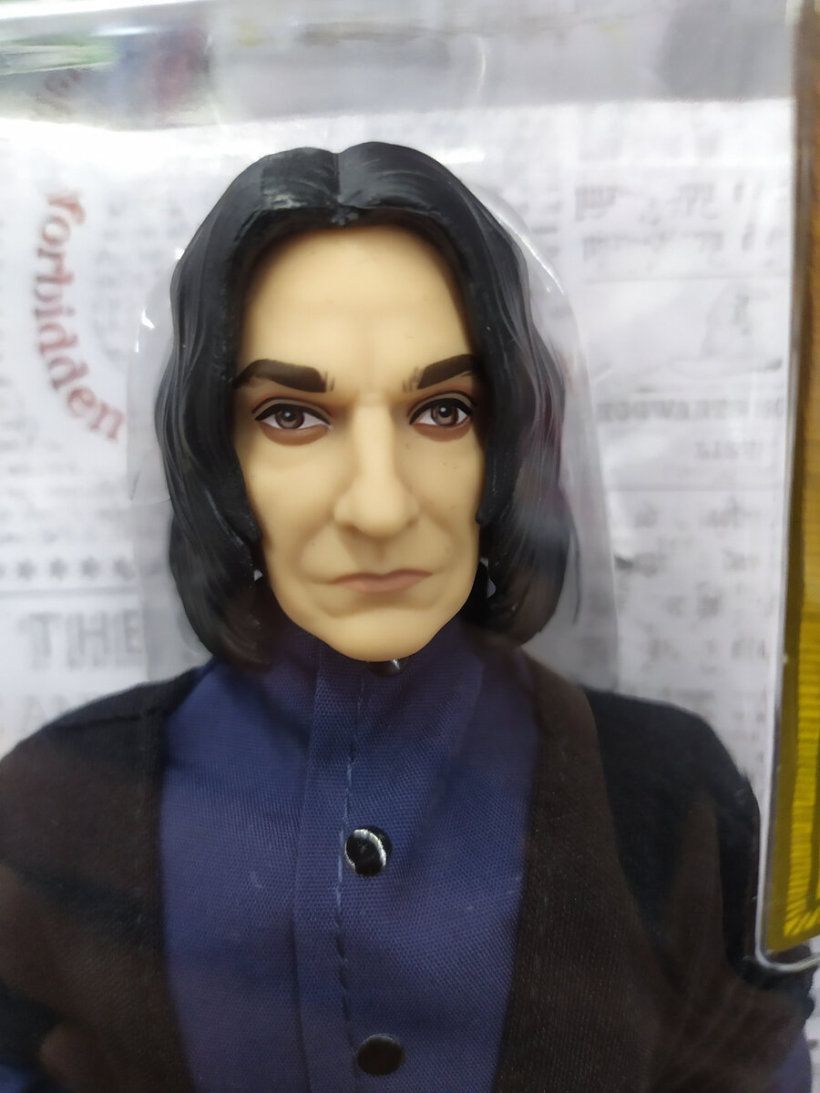 Красавиц мужчина, даже молдированые волосы его не портят...