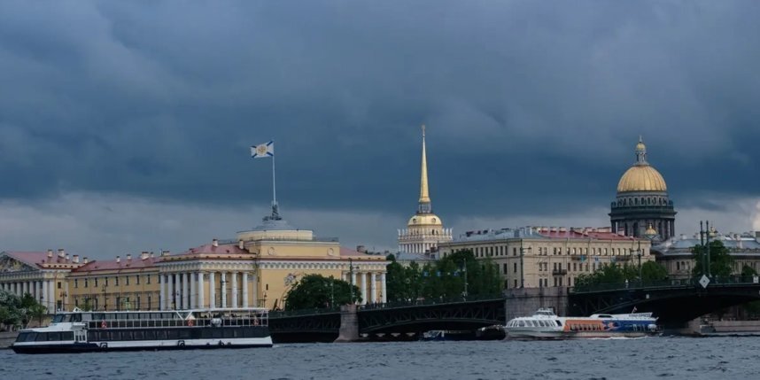    Алёна Бобрович.