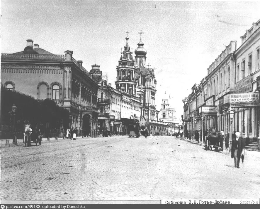 Вид на Церковь Успения на Покровке, 1890-1900 годы. Фото с сайта https://pastvu.com