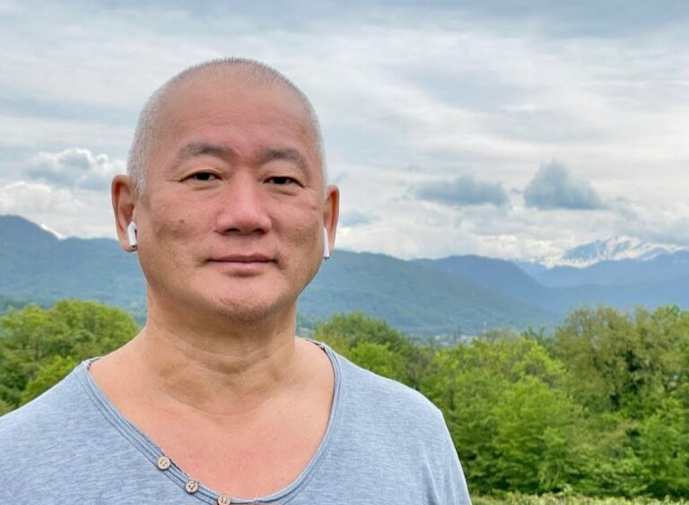 Мастер боевых искусств, целитель Сонг Парк