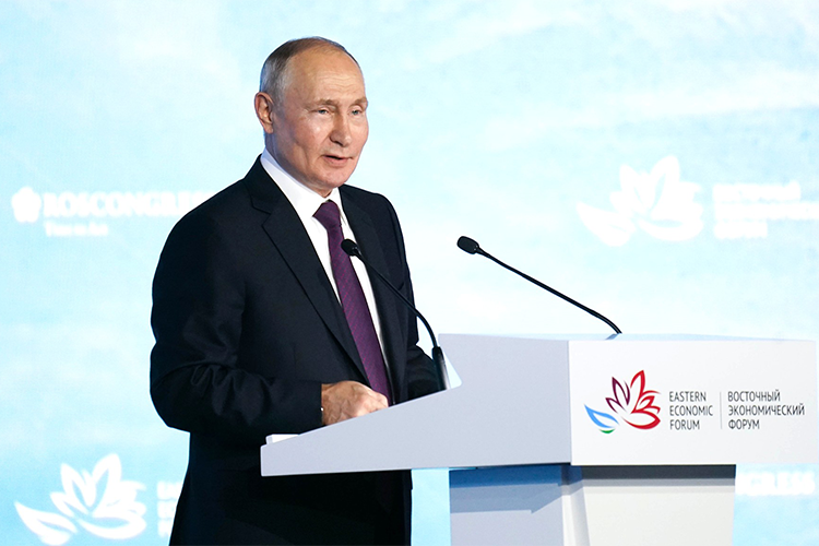    Путин во вступительной речи дал совет бизнесменам, которые столкнулись с прессингом со стороны «отдельных партнеров» за рубежом Фото: kremlin.ru