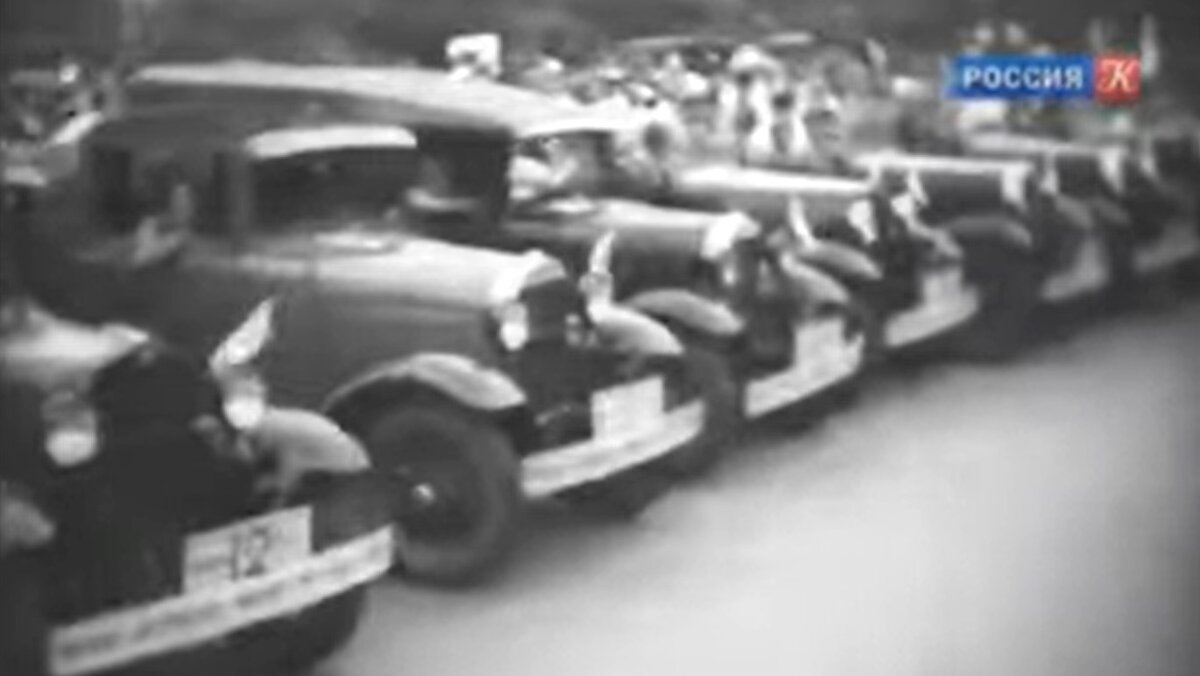 Старт автопробега. Скрин из фильма "Запечатленное время", канала "Культура"