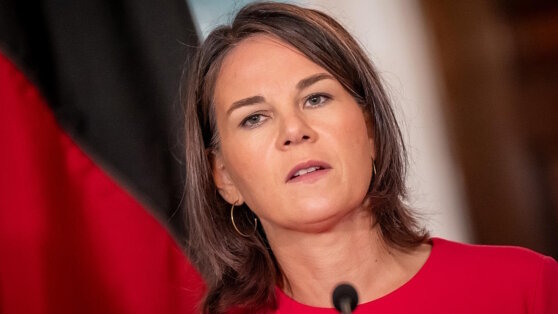    Бербок: Европа должна стать менее зависимой от Китая Юлия Шелковенко