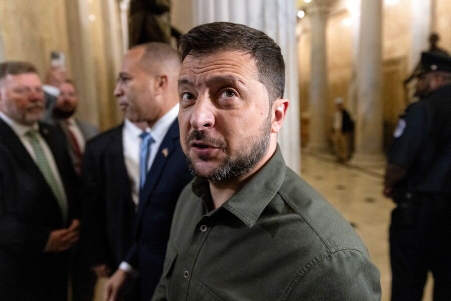    Президент Украины Владимир Зеленский © MICHAEL REYNOLDS/EPA/ТАСС