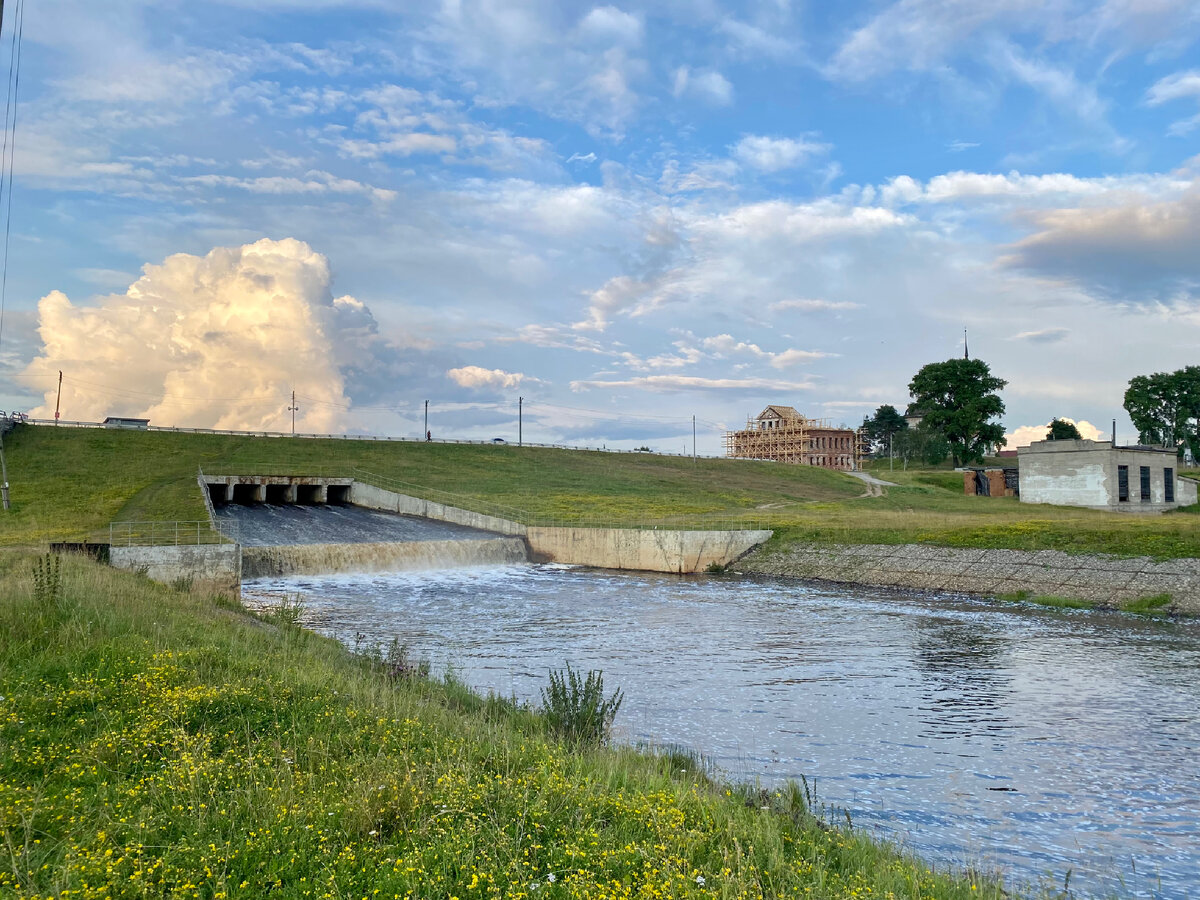 Плотина в посёлке Кажым