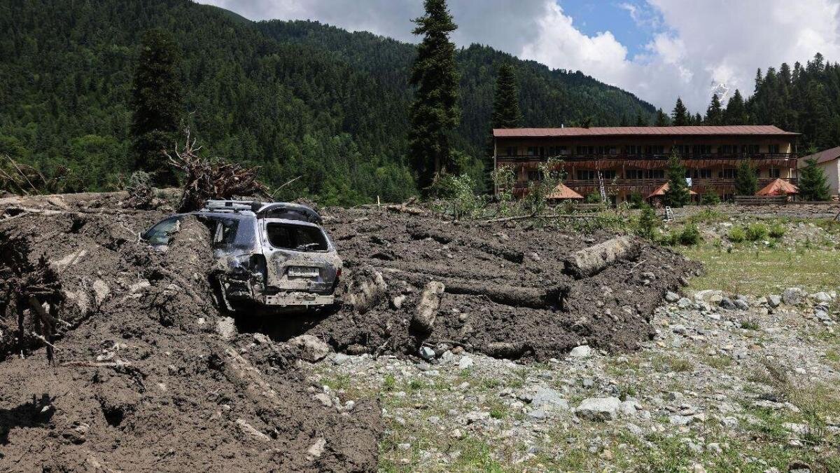 Курорт "Шови" в Грузии оказался в эпицентре стихии. Оползень разрушил часть коттеджей / фото: sputnik-georgia.ru