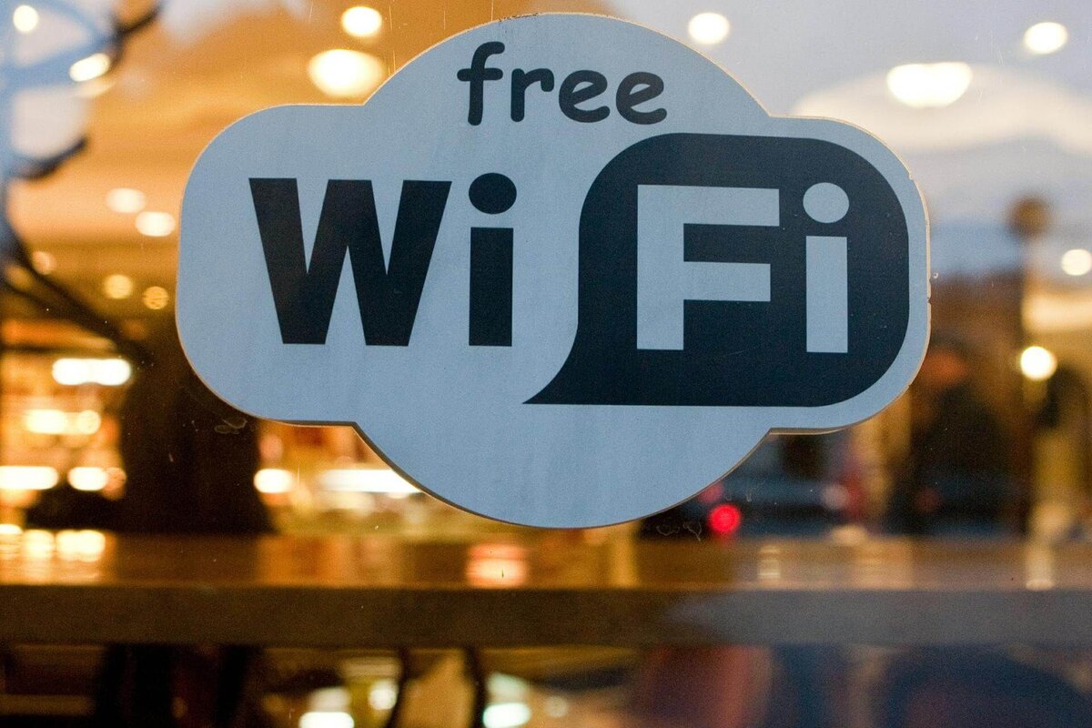 Wi-Fi, термин, ставший синонимом беспроводного Интернета, является важнейшей технологией в нашем цифровом мире.-2