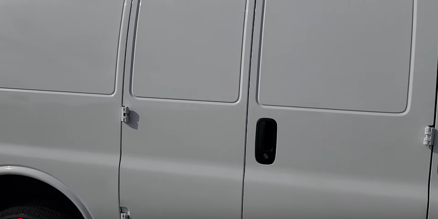 Двойная боковая дверь (60 на 40) в кузове 2500.