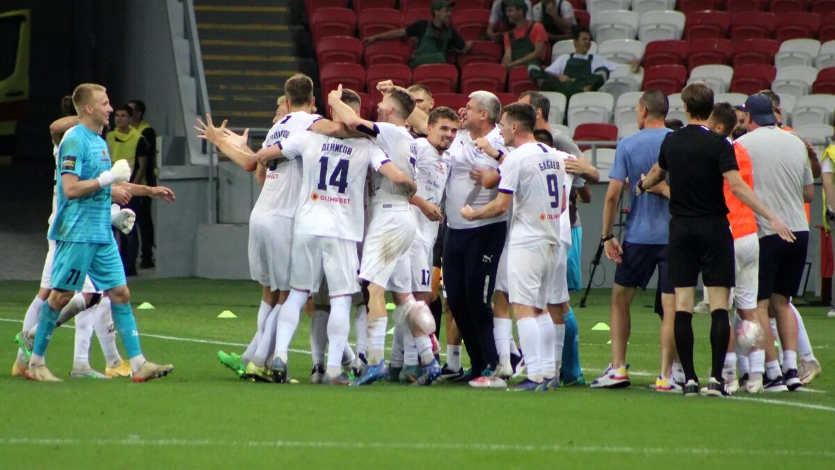     Татарстанские футбольные клубы «Камаз» и «Нефтехимик» прошли в 1/16 финала Пути регионов Кубка России, обыграв «Ленинградец» и «СКА Ростов-на-Дону».