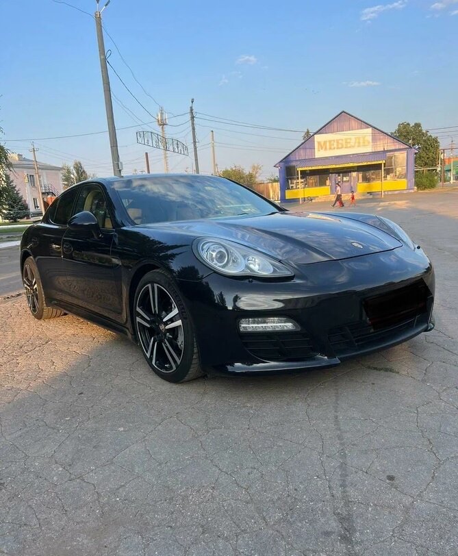 Порше Панамера.
