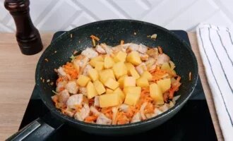 Вкусный Рецепт: Тушеная капуста с картошкой в мультиварке