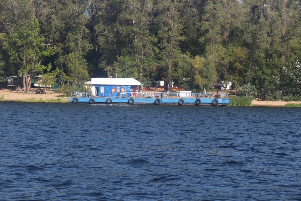 Пристань "Средний пляж". Сюда приставал наш теплоход.