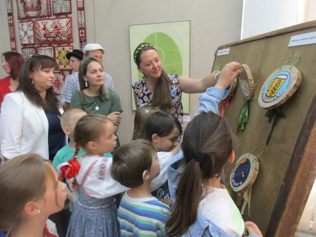 Фото с открытия выставки в Сосновоборском художественном музее современного искусства, mayaksbor.ru